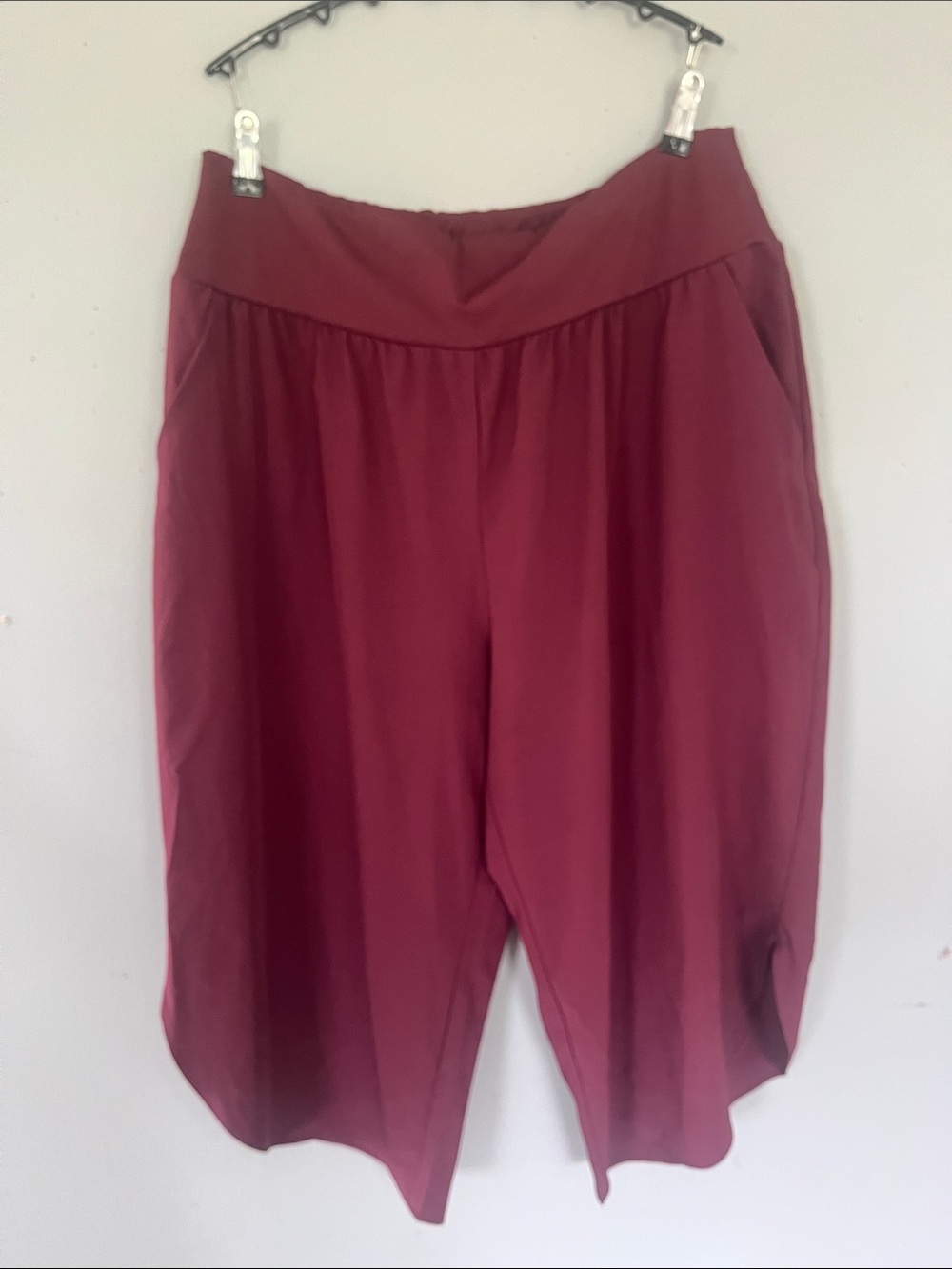 HALARA Deep Maroon Wide-Leg Pull-On Capris XL